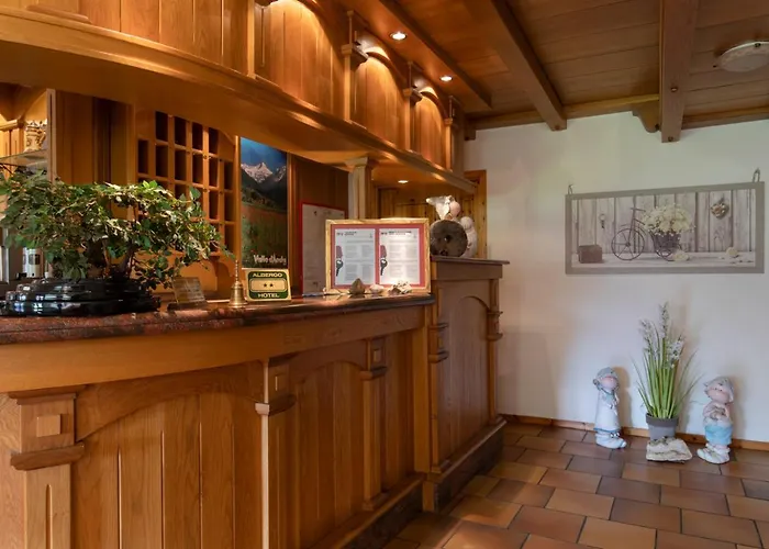 Petit Foyer Hotel Pollein