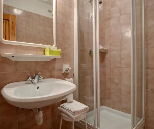 호텔 Petit Foyer 2*